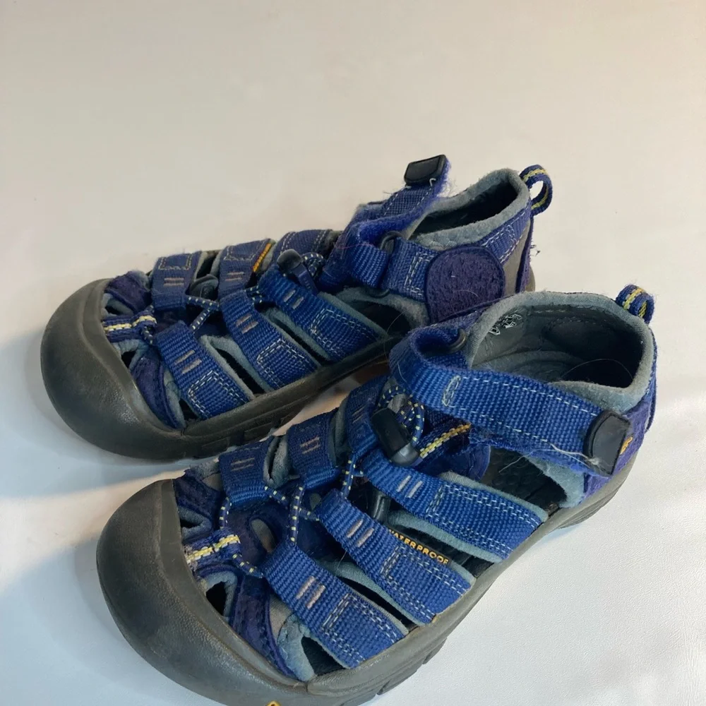 Keen girls boys blue hiking sandals 12